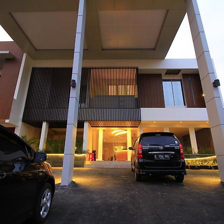 Vinotel Cirebon Eksteriør billede