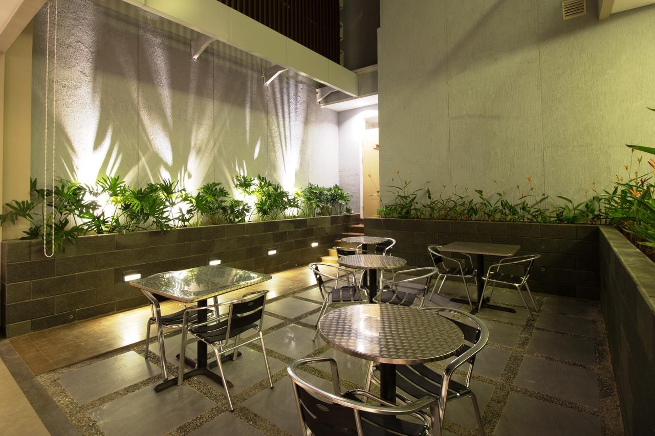 Vinotel Cirebon Eksteriør billede