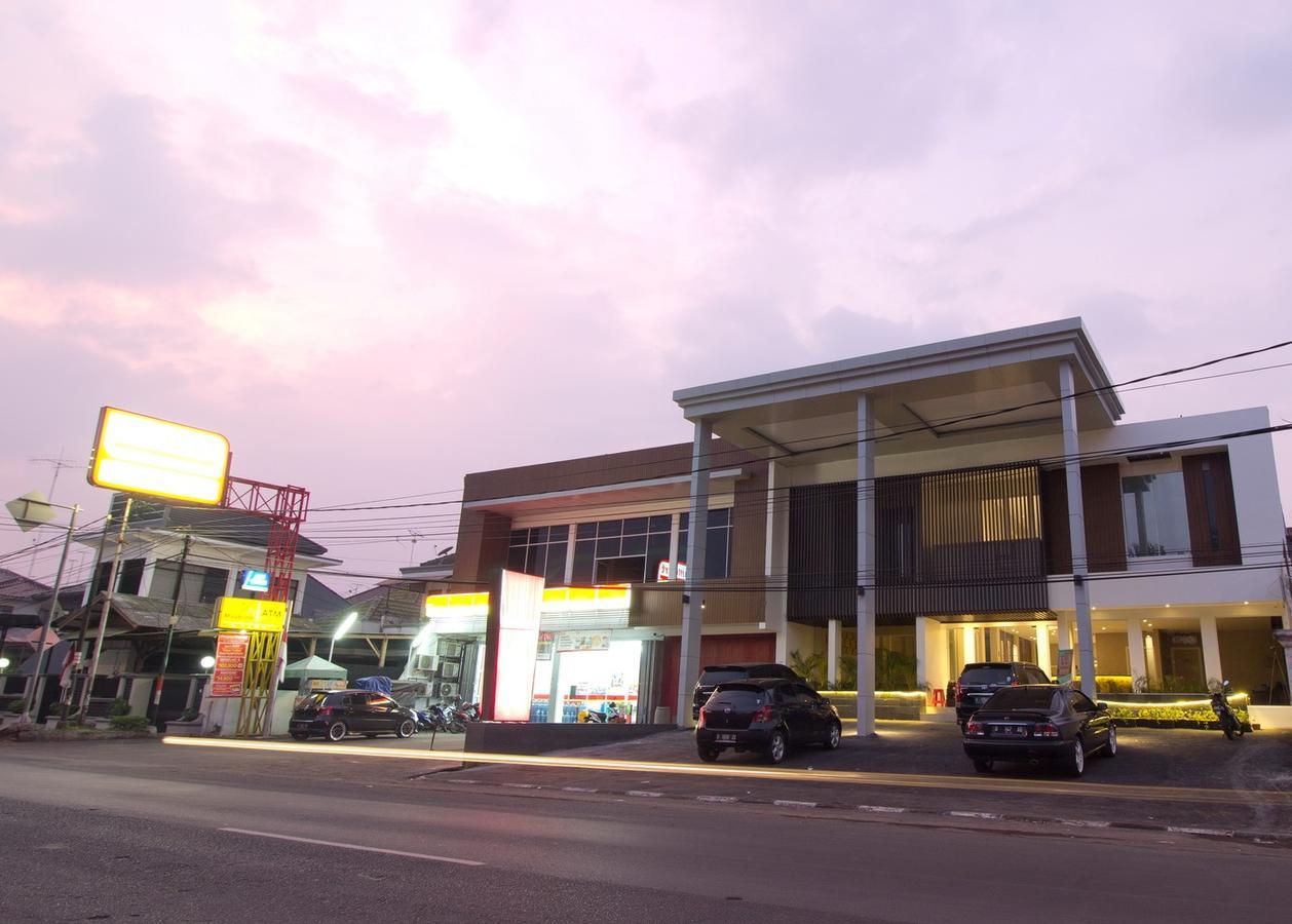 Vinotel Cirebon Eksteriør billede